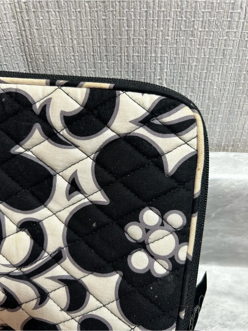 Vera Bradley Black and White Quilted Floral Cosmetic Pouch -BG2